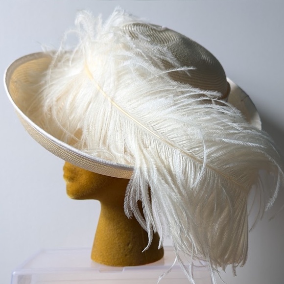 Peter Bettley straw feather hat white, size OS - Picture 2 of 13